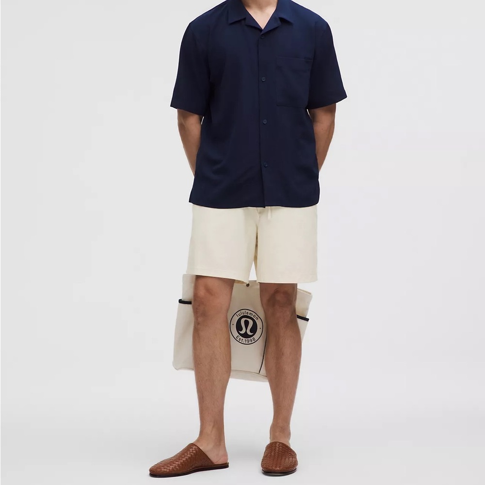 Men’s LuluLinen Lulu athletica Light Ivory Shorts 7”  Size L